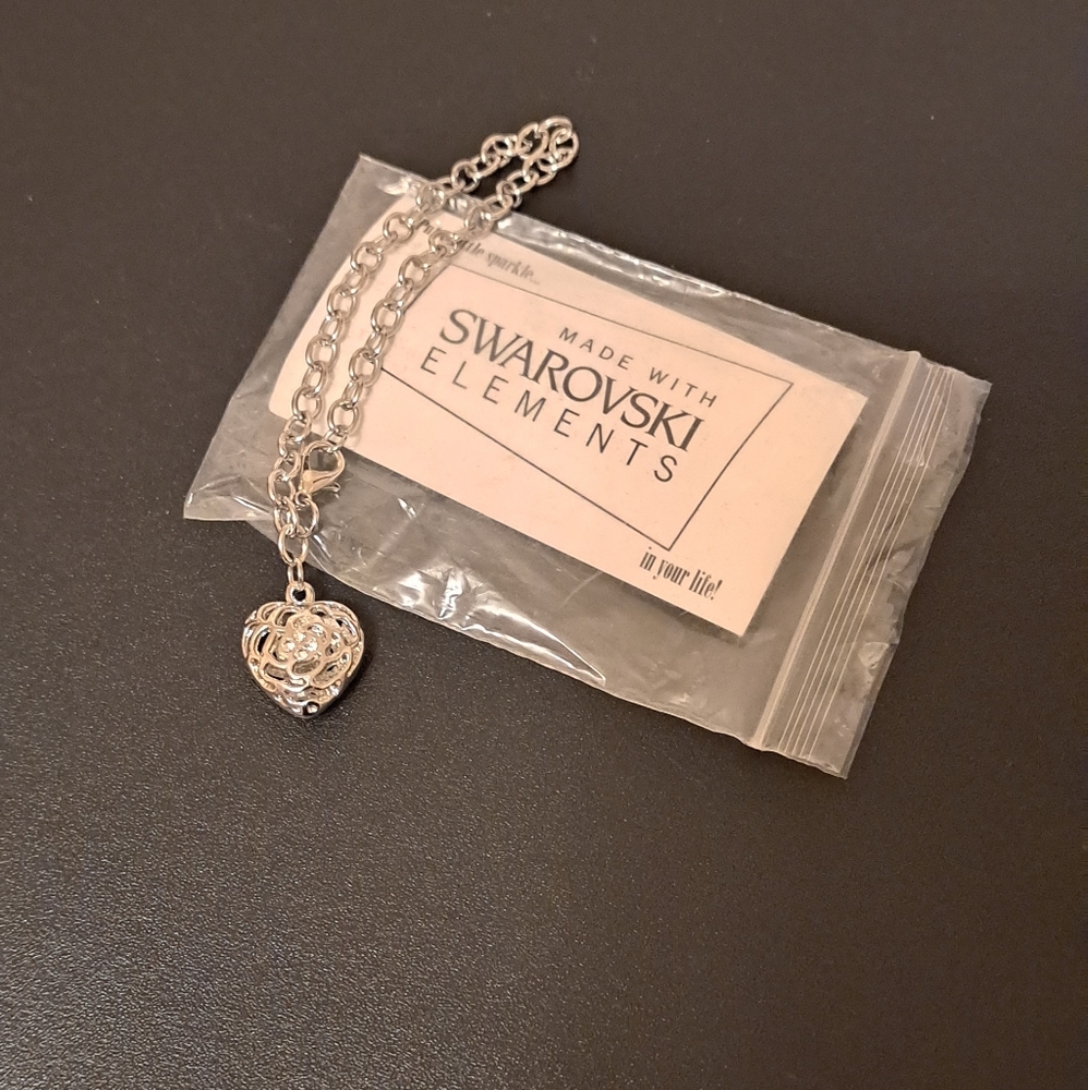 Silver Heart Pendant bracelet NWOT